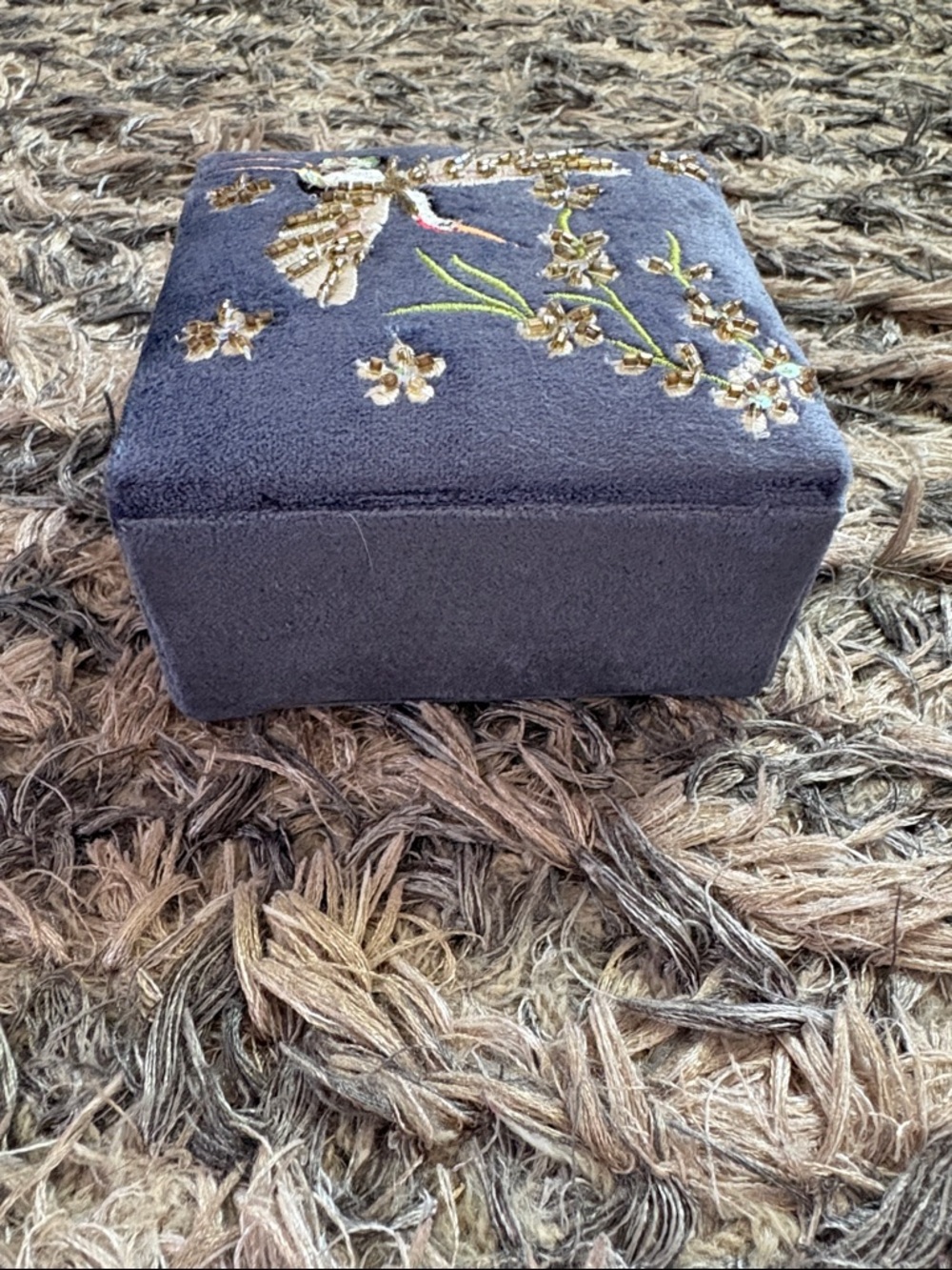 Hand Crafted Gray Embroidered Crane Box with Gold Accents - Picture 4 of 8